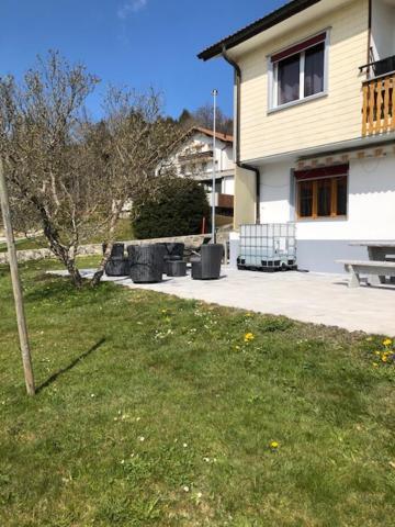 Nid D'Abeilles Lägenhet Tramelan Exteriör bild