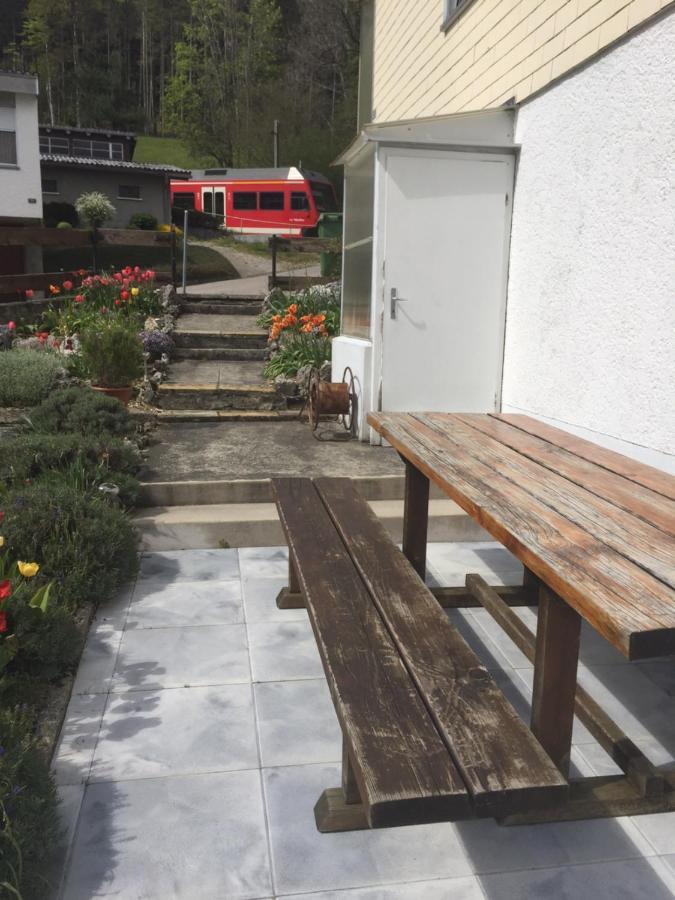 Nid D'Abeilles Lägenhet Tramelan Exteriör bild